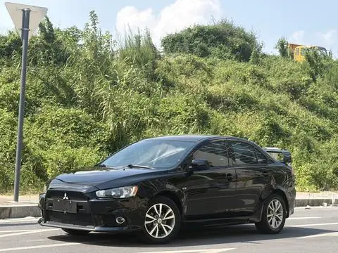 Mitsubishi 翼神 2013
