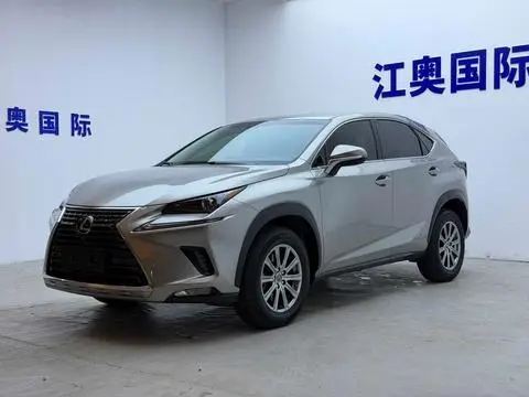 Lexus NX 2018 — фото 1