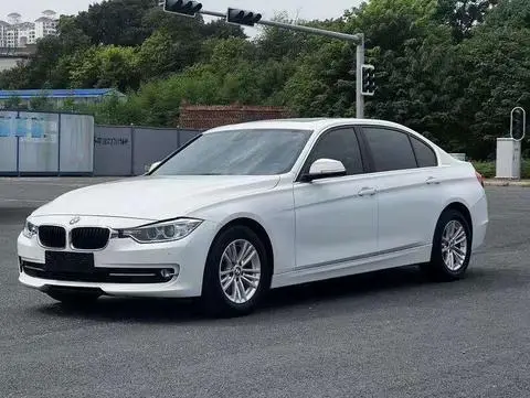 BMW 3 Series 2015 — фото 1