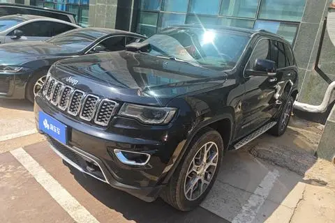 Jeep 大切诺基 2020 — фото 1