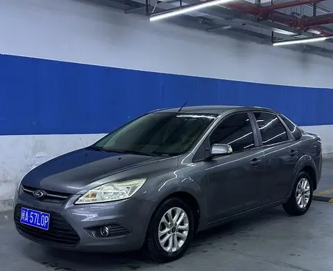 Ford Focus 2013 — фото 1