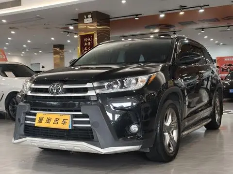 Toyota Highlander 2018 — фото 1
