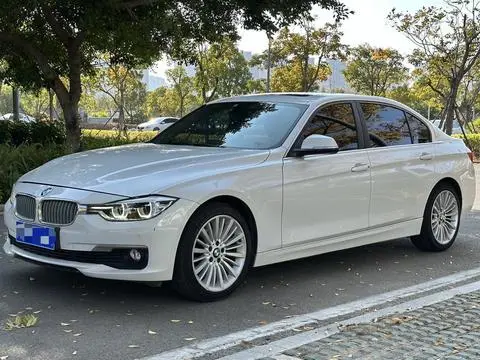 BMW 3 Series 2018 — фото 1