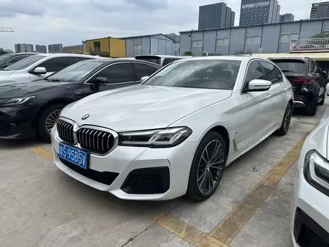 BMW 5 Series 2021 — фото 1