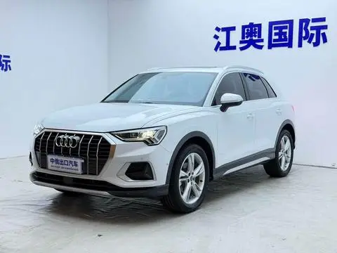 Audi Q3 2023 — фото 1