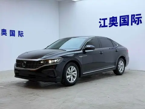 Volkswagen Passat 2023