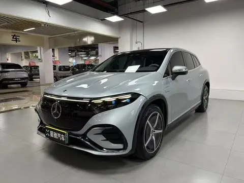 Mercedes-Benz EQS SUV 2023 — фото 1