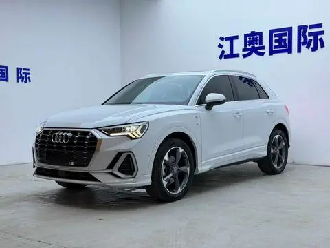 Audi Q3 2023 — фото 1