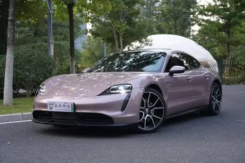 Porsche Taycan 2022