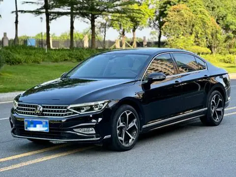 Volkswagen Magotan 2025