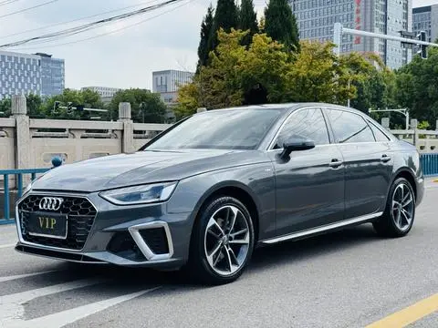 Audi A4L 2021 — фото 1