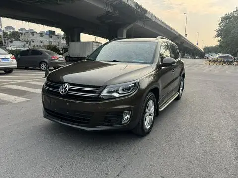 Volkswagen Tiguan 2015 — фото 1