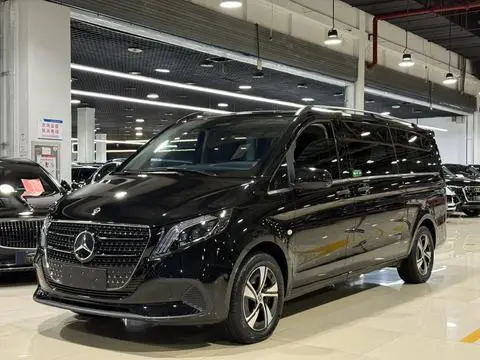 Mercedes-Benz 威霆 2024