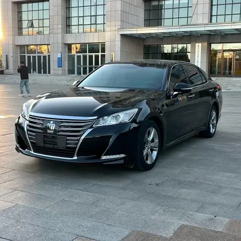 Toyota Crown 2015