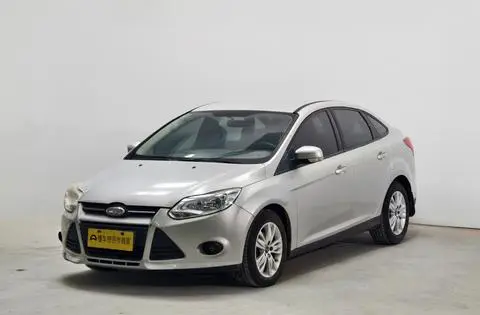 Ford Focus 2012 — фото 1
