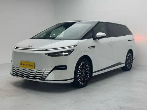 XPeng 小鹏X9 2025