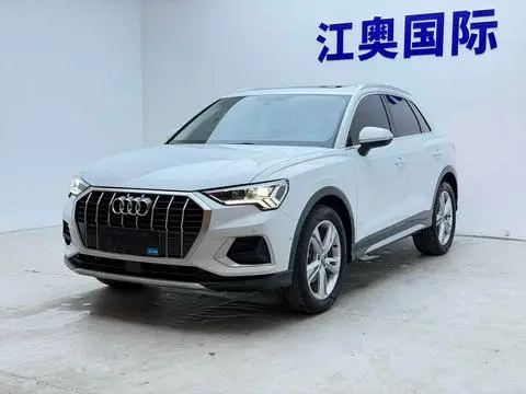 Audi Q3 2021 — фото 1