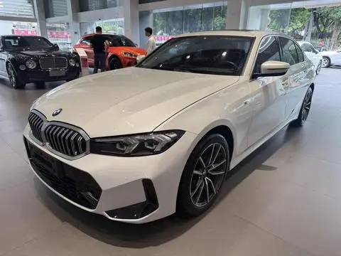 BMW 3 Series 2023 — фото 1