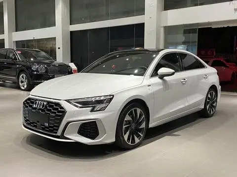 Audi A3 2023 — фото 1