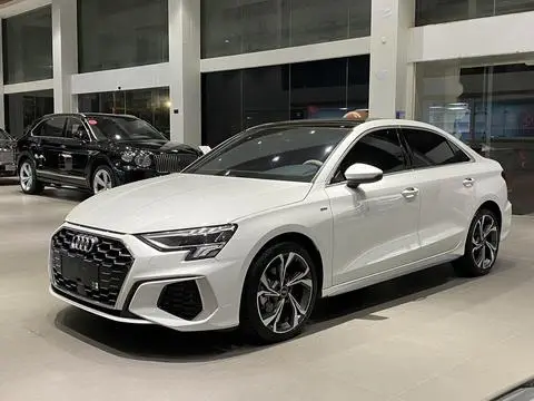 Audi A3 2022 — фото 1