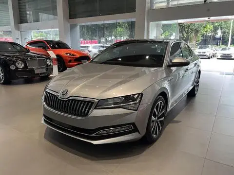 Skoda Superb 2023 — фото 1