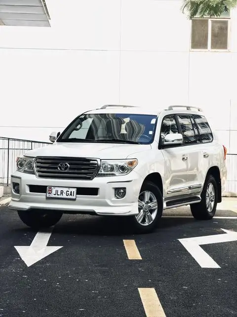 Toyota 兰德酷路泽 2015 — фото 1