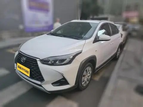 Toyota YARIS L 2022 — фото 1