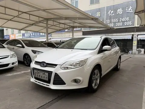 Ford Focus 2012 — фото 1