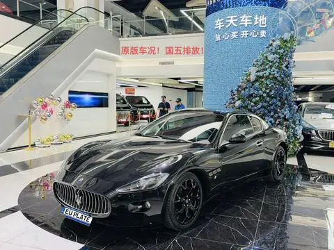 Maserati GranTurismo 2013