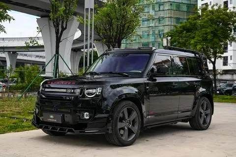Land Rover 卫士 2023 — фото 1