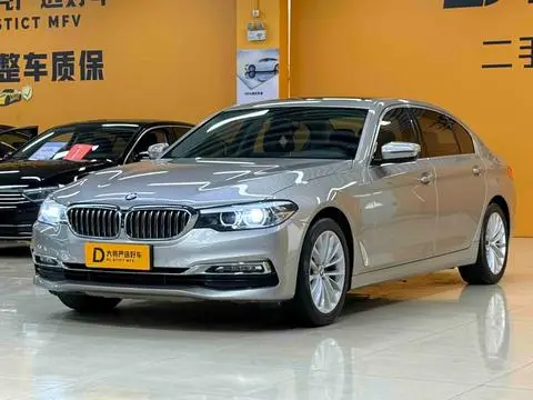 BMW 5 Series 2018 — фото 1