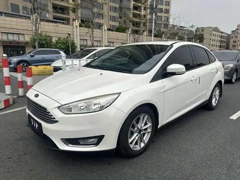 Ford Focus 2015 — фото 1