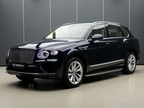 Bentley 添越 2024