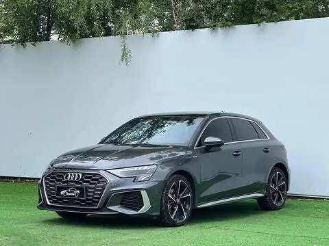 Audi A3 2022 — фото 1