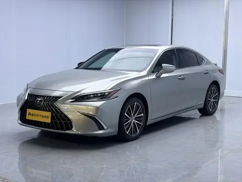 Lexus ES 2021