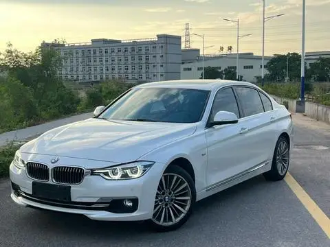 BMW 3 Series 2018 — фото 1