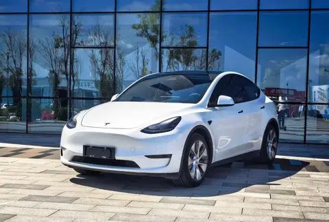 Tesla Model Y 2021 — фото 1