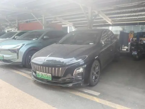 Hongqi E-QM5 2022