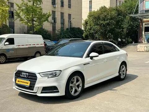 Audi A3 2017 — фото 1