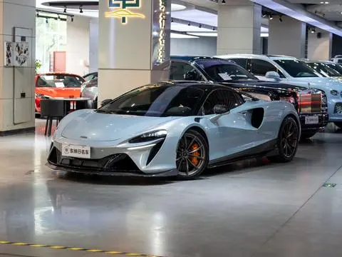 McLaren Artura 2023