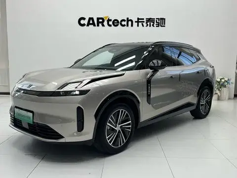 Lynk & Co 08 EM-P 2023