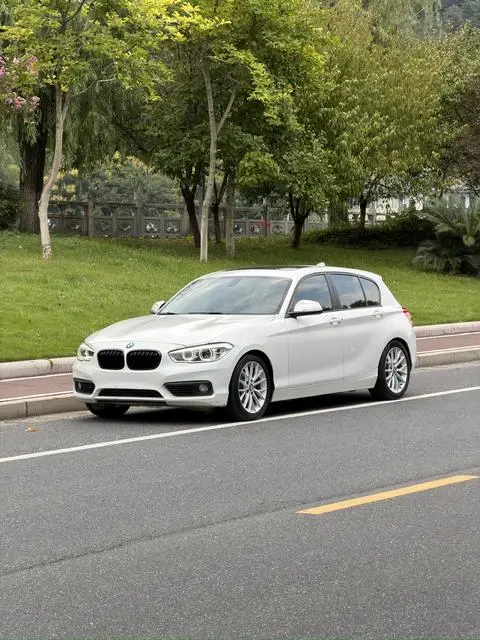 BMW 1 Series 2015 — фото 1