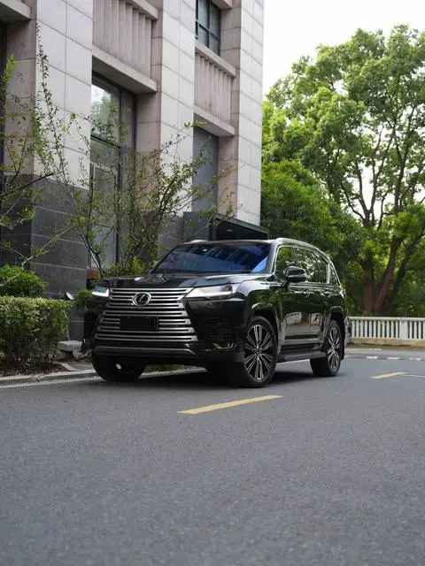 Lexus LX 2025