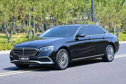 Mercedes-Benz E-Class 2023 — фото 1
