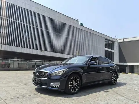 Infiniti Q70 2019