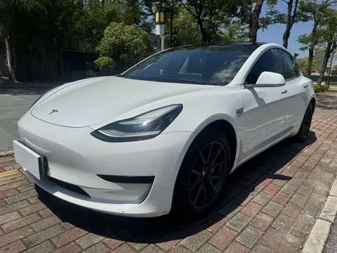 Tesla Model 3 2019 — фото 1