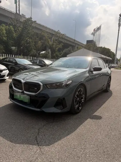 BMW i5 2024