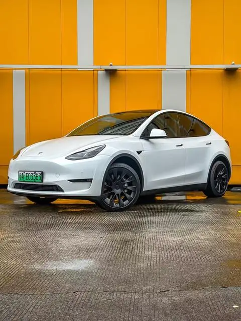 Tesla Model Y 2022 — фото 1