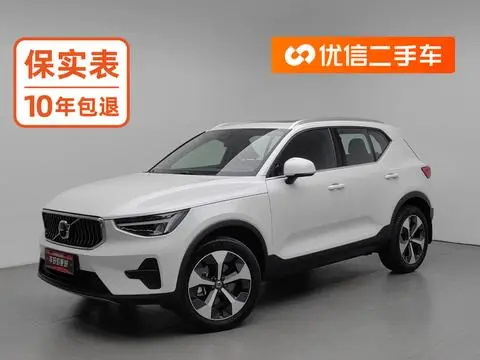 Volvo XC40 2025
