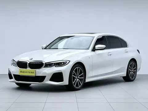 BMW 3 Series 2022 — фото 1